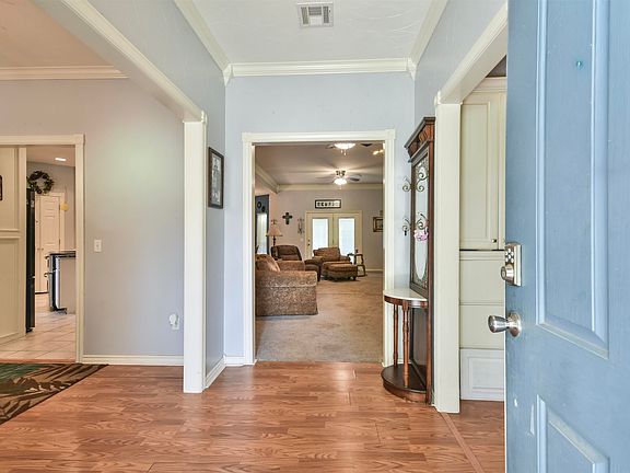 5th image of 305 N Walnut St