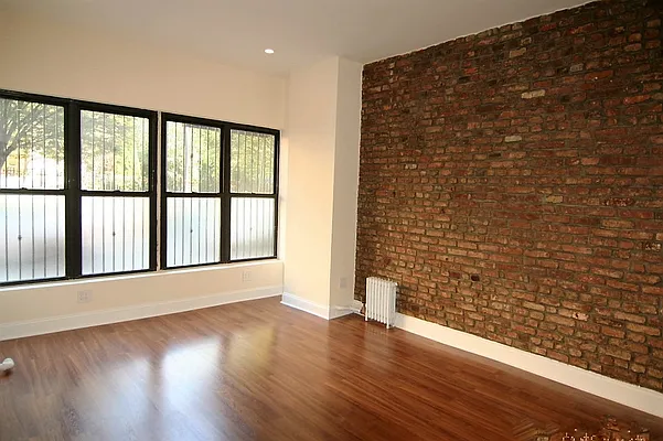 Rented by OGI Management | media 29