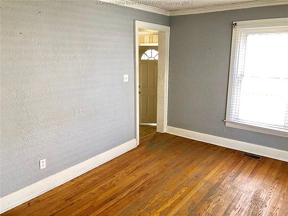 3rd image of 5107 Indiana St