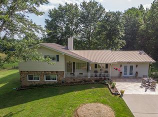 5021 Three Island Rd, Walling, TN 38587