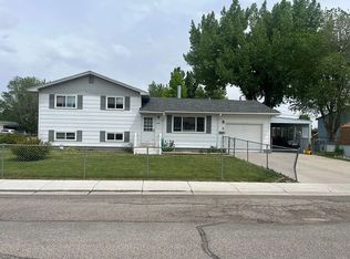 1090 Black Blvd, Lander, WY 82520