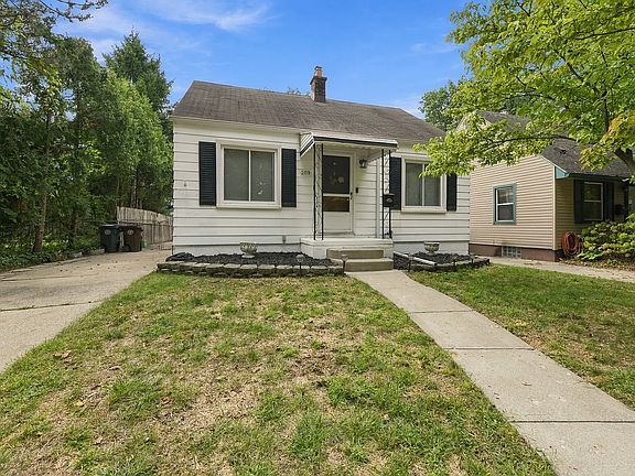 2nd image of 2119 Hampton Rd