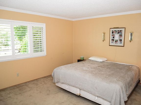 4th image of 1085 Marcia Ave