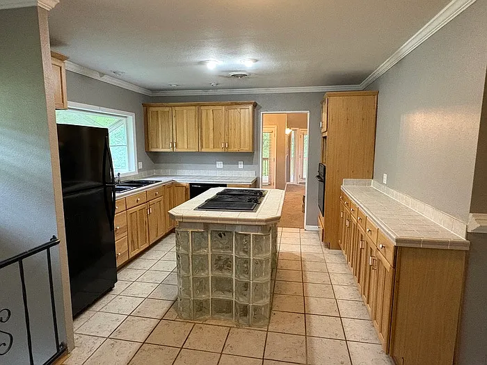 42 Greene Dr — Photo 8