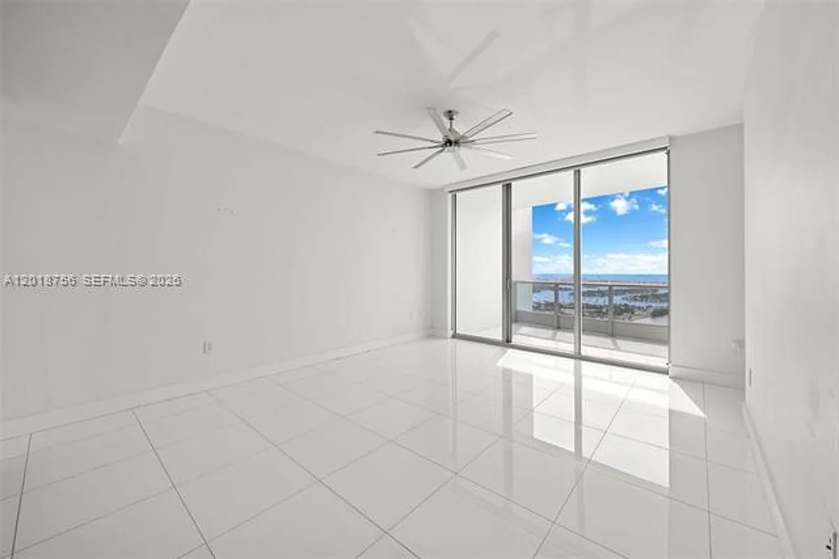 Building Photo - 900 Biscayne Blvd #5602