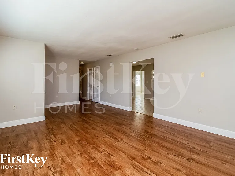 802 Morocco Ave — Photo 5