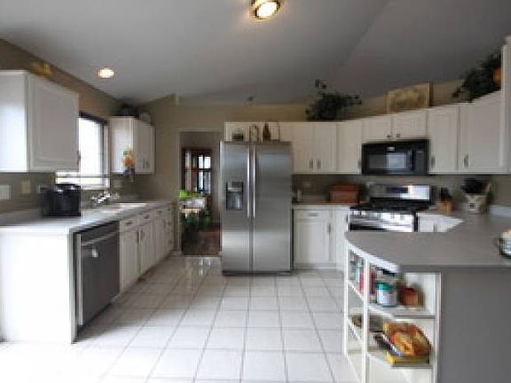 3rd image of 24321 W Hemlock Dr