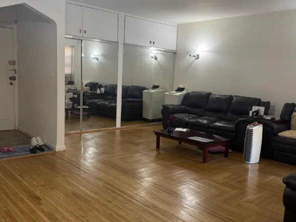 141-25 Northern Boulevard image 8 of 17