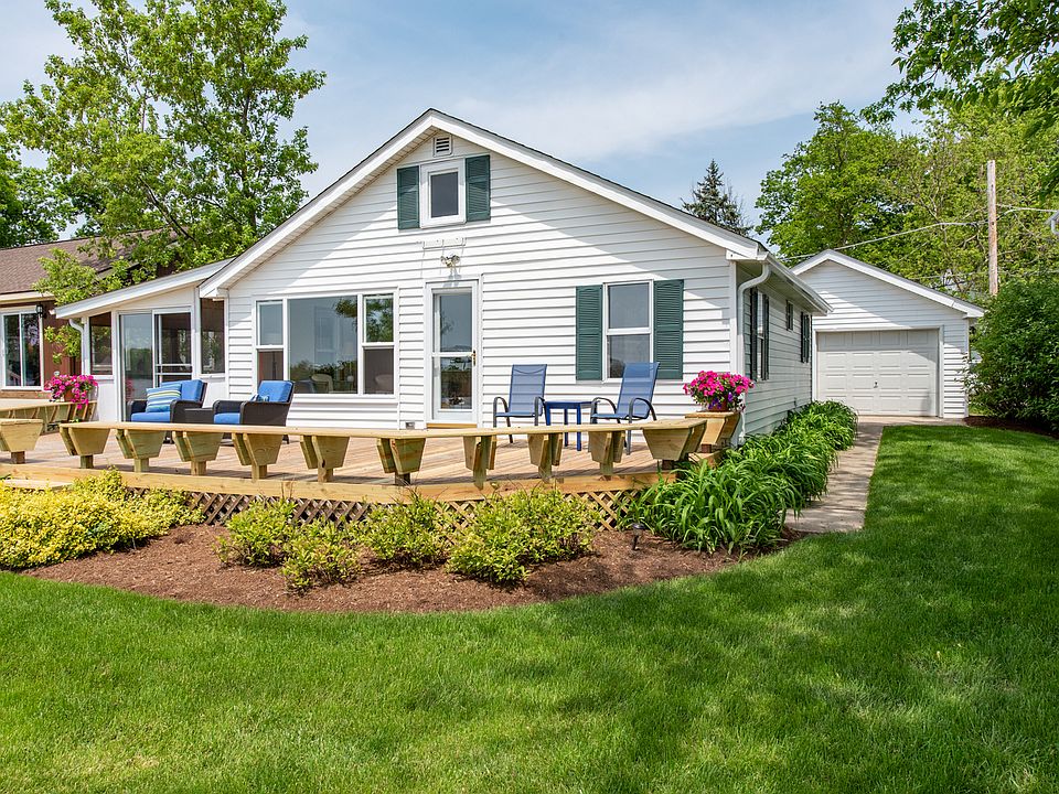 33690 N Lake Shore Dr, Grayslake, IL 60030 | Zillow