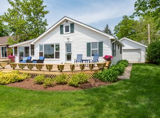 33690 N Lake Shore Dr, Grayslake, IL