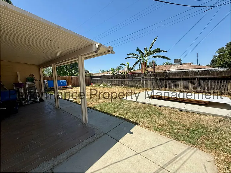 1220 Sylvia Dr — Photo 14