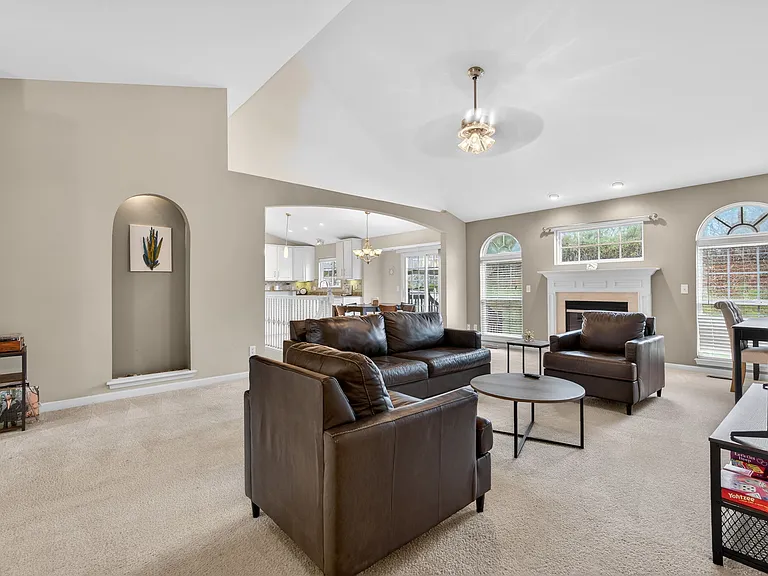 27 Crimson Leaf Ct — Photo 6