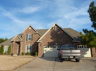 601 Winding Creek Rd, Yukon, OK 73099