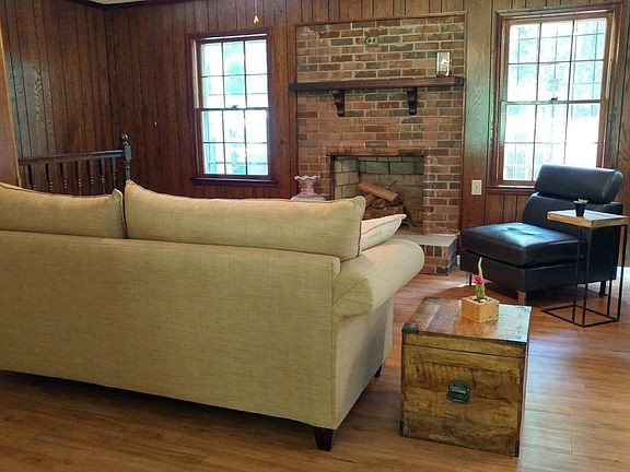 4th image of 6012 Meadowbrook Dr #0