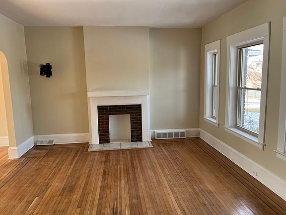 4th image of 17805 Clifton Blvd #2