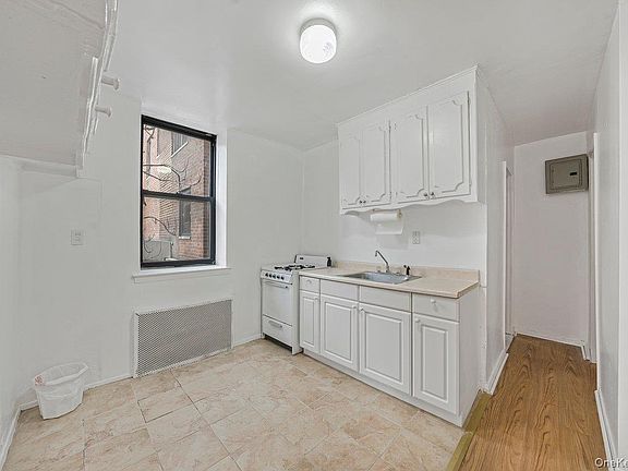 5th image of 270 N Broadway #PS