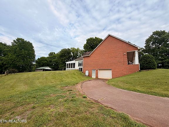 9th image of 630 Kenny Brook Ln
