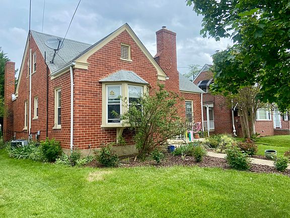 3rd image of 134 Montague Ave