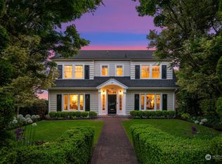 525 W Kinnear Pl, Seattle, WA