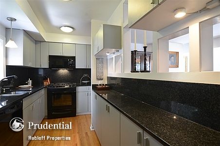 4th image of 421 W Oakdale Ave APT 5