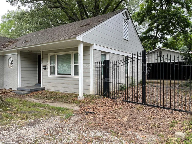187 N Holmes St — Photo 3