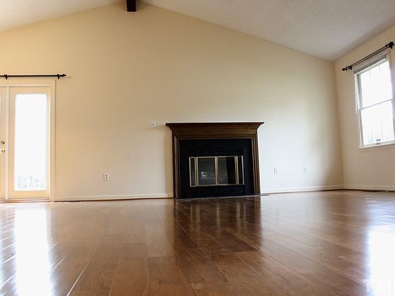2nd image of 118 N Overland Dr