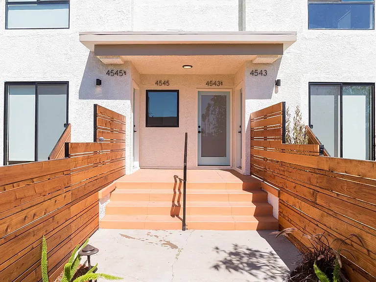 4543 Pickford St — Photo 16
