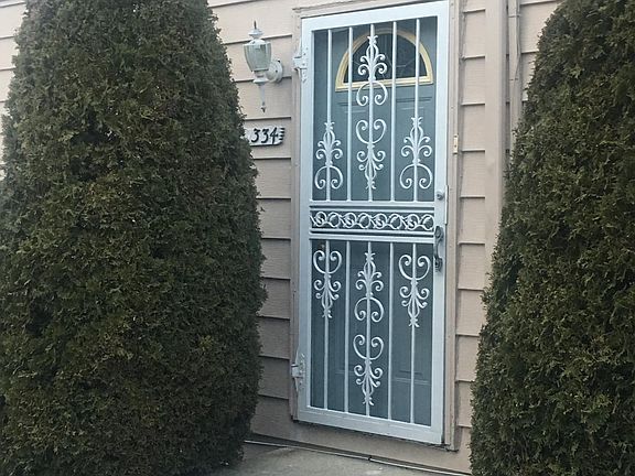 2nd image of 19334 Oakwood Ave