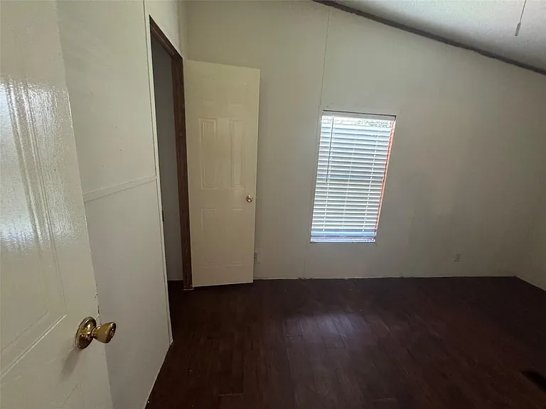 16415 Tamra Ct — Photo 36
