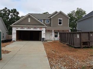32 Wood Hill Dr, Smiths Station, AL 36877