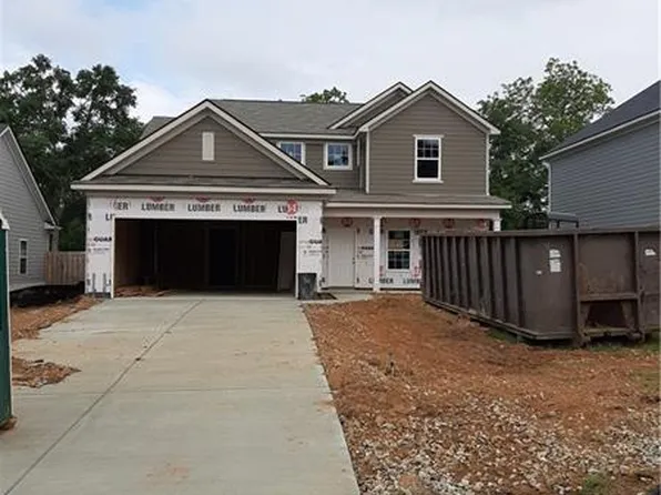 32 Wood Hill Dr, Smiths Station, AL 36877