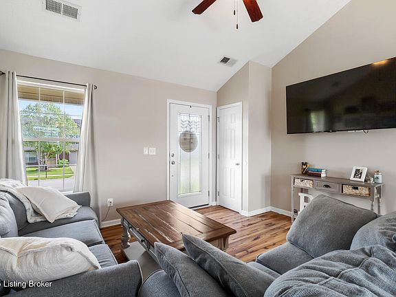 4th image of 238 Crossfield Dr