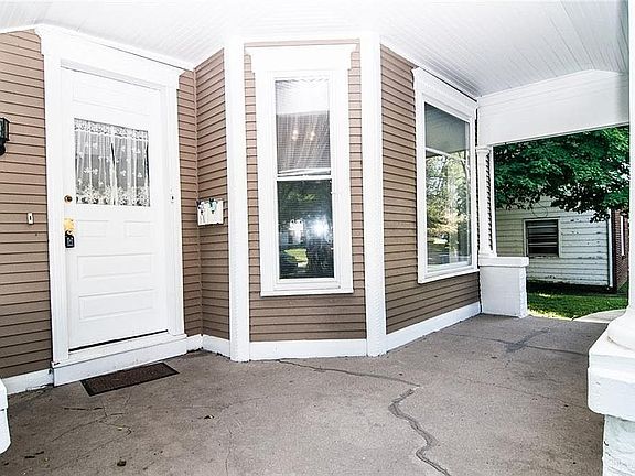 5th image of 321 College Ave