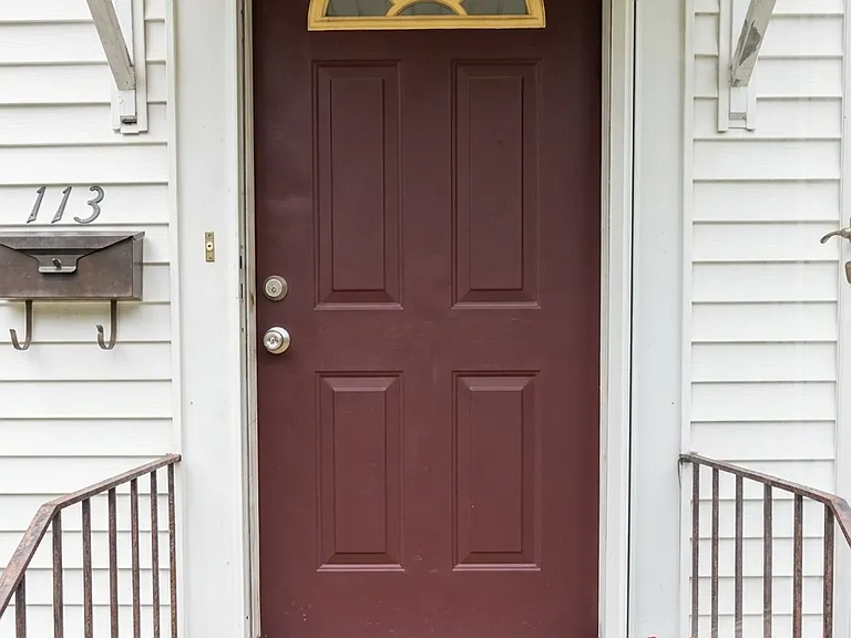 113 S Lake Dr — Photo 3
