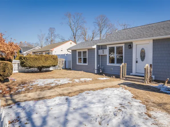 1415 Brooklyn Boulevard, Bay Shore, NY 11706