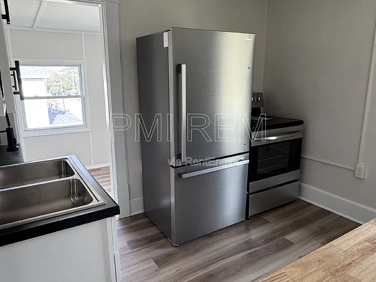 470 Sumner St #2 — Photo 2