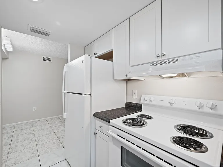 1767 Leo Ln S — Photo 16