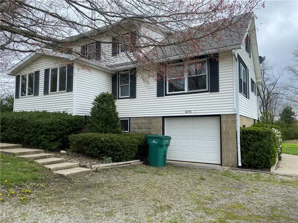6936 Main St, Hartstown, PA 16131