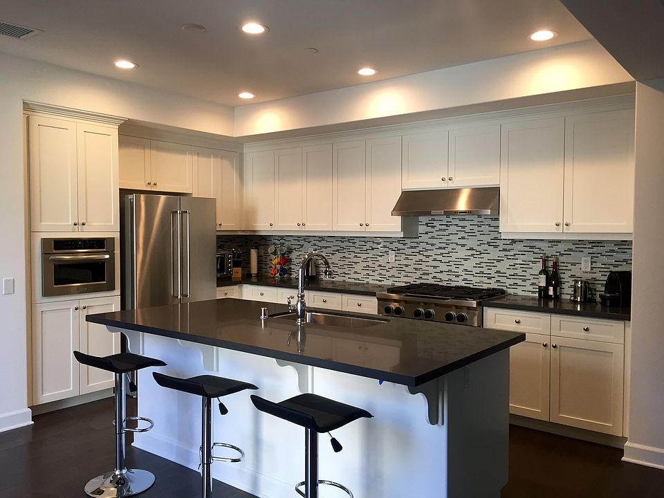 Great kitchen with eat in island/bar.