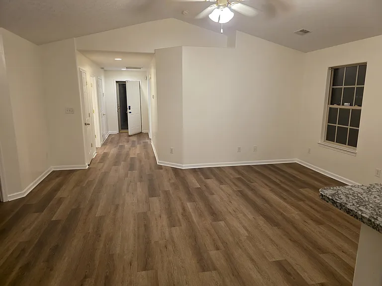 1085 Winding Oak Trl — Photo 7