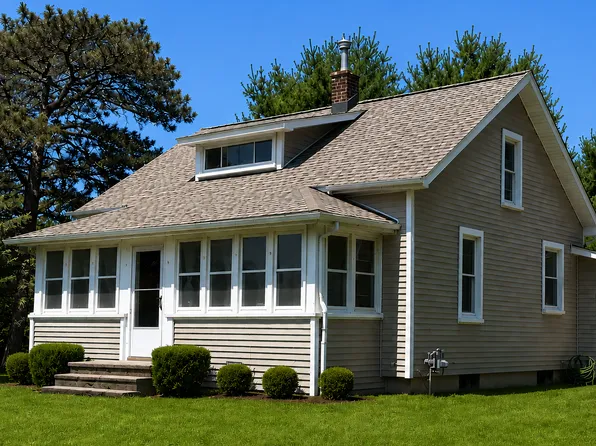 9309 Hamburg Rd, Brighton, MI 48116