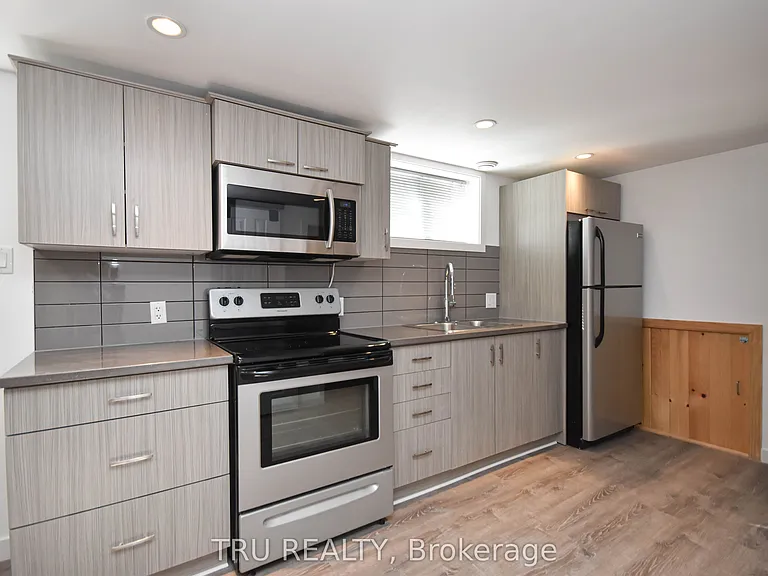 1847 Walkley Rd #B — Photo 23