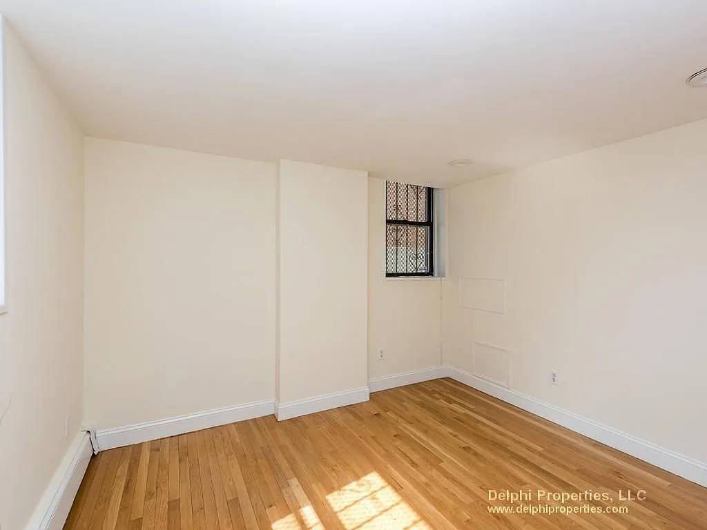 2 bed, 750 sqft, $3,650 — Photo 2