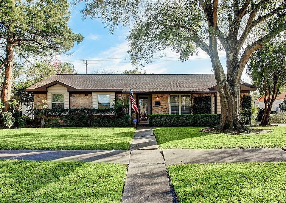 1st image of 5439 Loch Lomond Dr