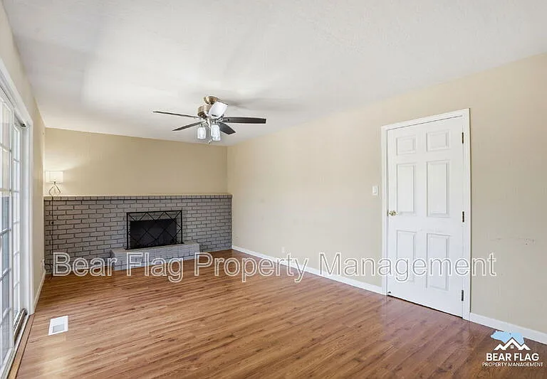 1312 Mission Dr — Photo 8