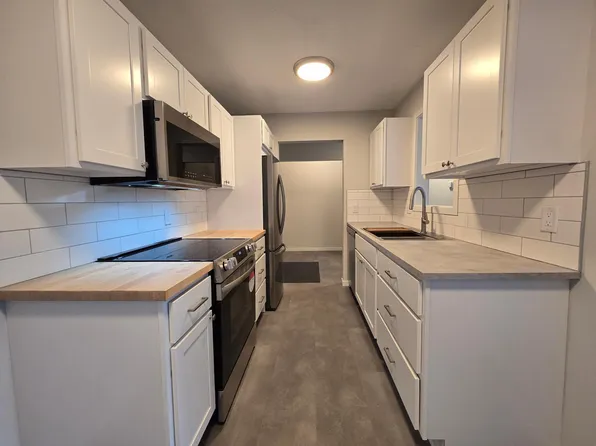 2005 122nd St E #A23, Burnsville, MN 55337