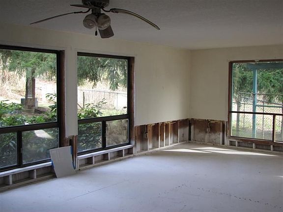 4th image of 159 Bryant Ln