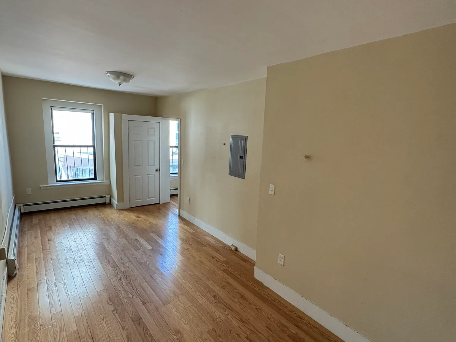 Studio, 9999 sqft, $2,550 — Photo 4