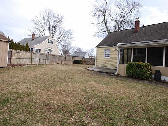 2nd image of 124 Garden Dr