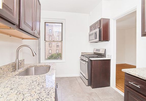 3rd image of 217 Haven Ave APT 3G